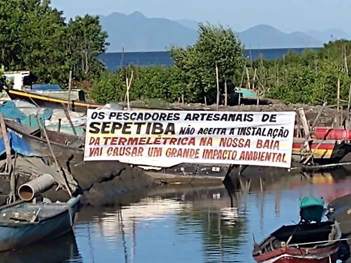 Faixa de pescadores artesanais de Sepetiba contra termelétrica